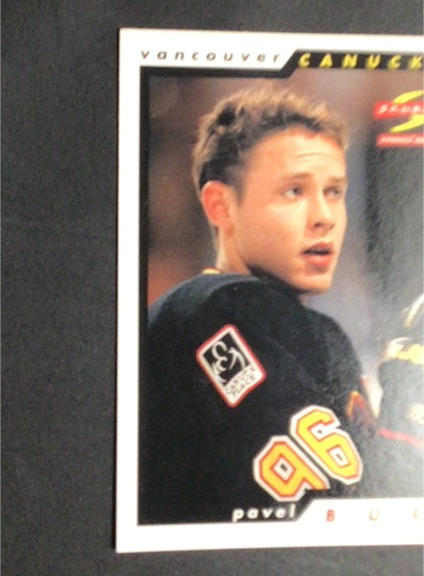 1996-97 Score #35 Pavel Bure Vancouver Canucks — front
