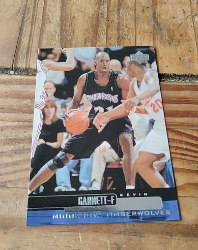 1999-00 Upper Deck #70 Kevin Garnett — front
