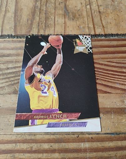 1993-94 Fleer Ultra #275 George Lynch — front