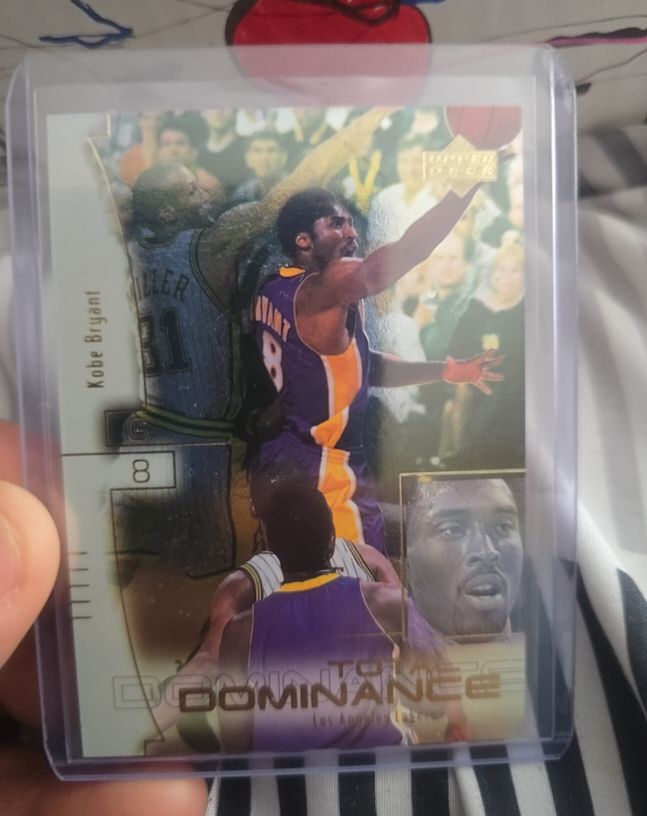2000 Upper Deck Total Dominance #TD8 Kobe Bryant — front