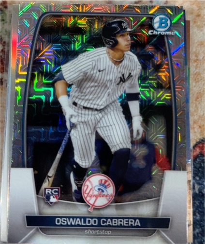 2023 Bowman Chrome #32 Oswaldo Cabrera Mojo Refractor Rookie — front