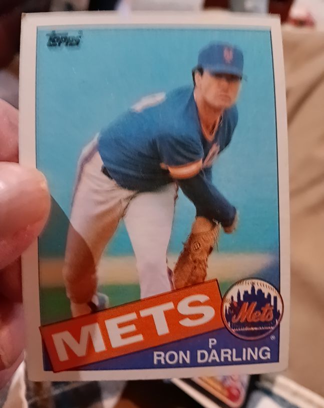 1985 Topps #415 Ron Darling — front