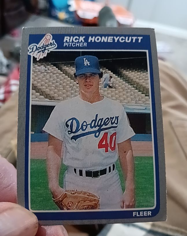 1985 Fleer #372 Rick Honeycutt — front