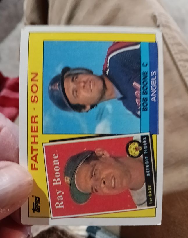 1985 Topps #133 Ray Boone / Bob Boone — front