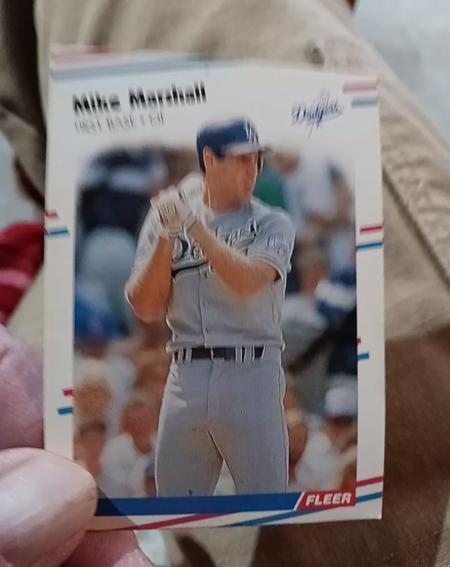 1988 Fleer #522 Mike Marshall — front