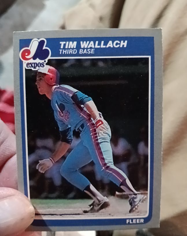 1985 Fleer #412 Tim Wallach — front