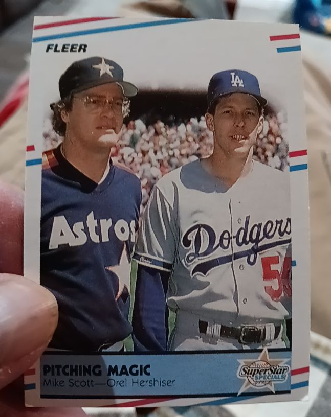 1988 Fleer #632 Pitching Magic Mike Scott / Orel Hershiser — front