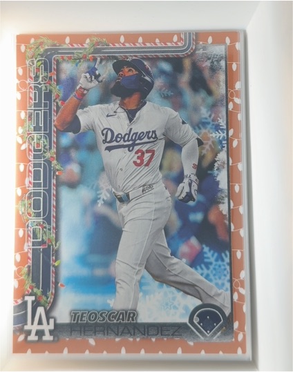 2025 Topps Holiday #H164 Teoscar Hernandez — front
