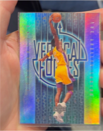 1999 Upper Deck Vertical Forces #VF-1 Kobe Bryant — front