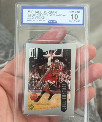 1998 Upper Deck International #85 Michael Jordan — front