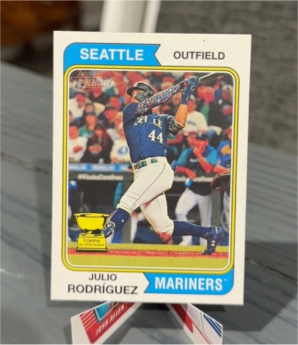 2023 Topps Heritage #18 Julio Rodriguez — front