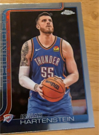 2025-26 Topps Chrome #181 Isaiah Hartenstein — front