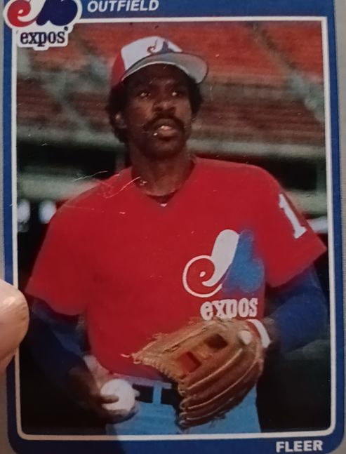 1985 Fleer #394 Andre Dawson — front