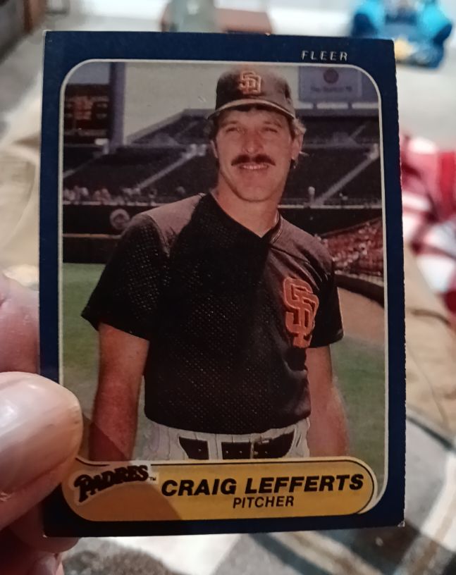 1986 Fleer #328 Craig Lefferts — front