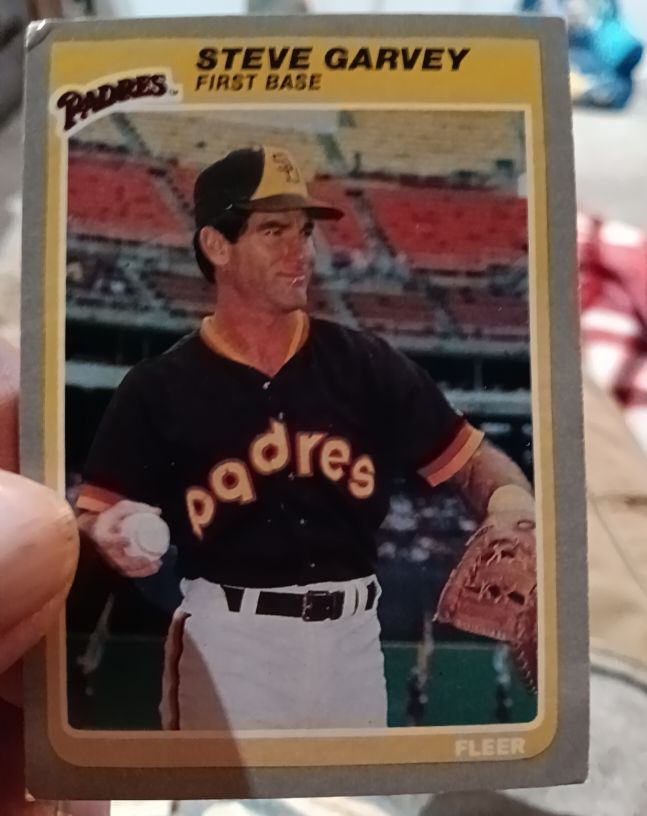 1985 Fleer #32 Steve Garvey — front