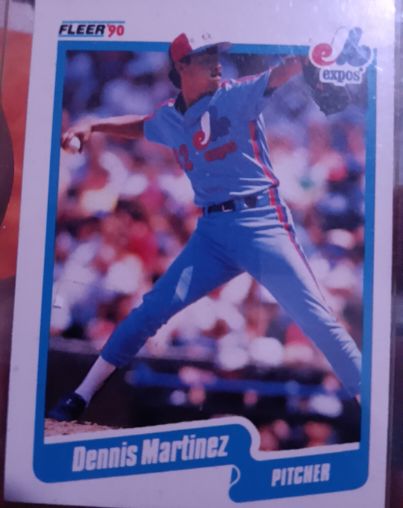 1990 Fleer #354 Dennis Martinez — front