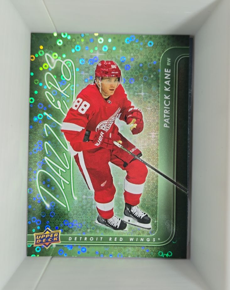 2024-25 Upper Deck Dazzlers Green #DZ-23 Patrick Kane — front
