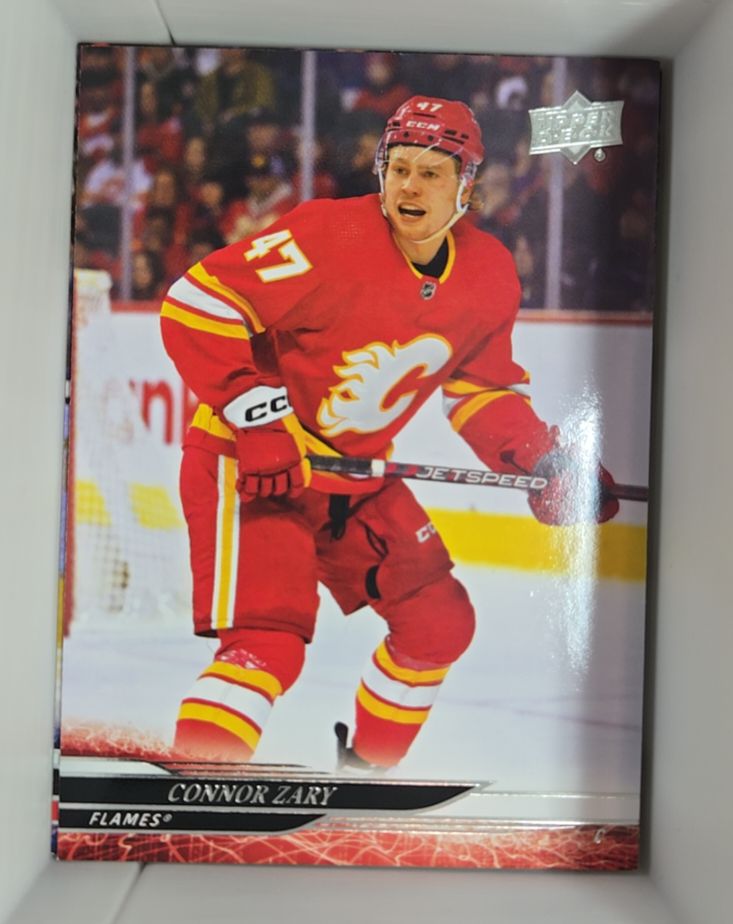 2024-25 Upper Deck Series 1 #32 Connor Zary — front