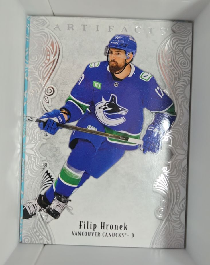 2025-26 Upper Deck Artifacts #73 Filip Hronek — front