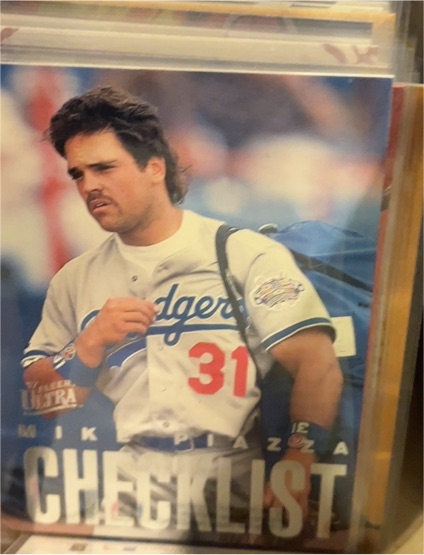 1997 Fleer Ultra #6 Mike Piazza — front
