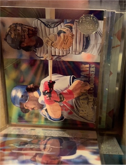 1995 Ultra Rising Stars #8 Mike Piazza — front