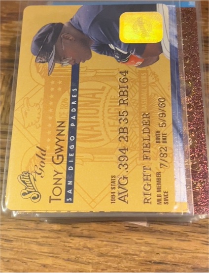 1995 Donruss Studio Gold #25 Tony Gwynn — front