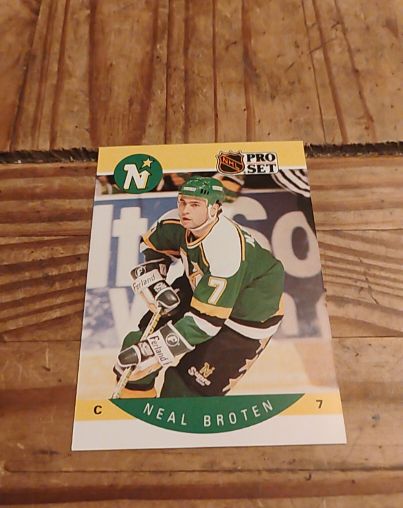 1990-91 Pro Set #132 Neal Broten — front