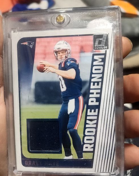 2024 Panini Donruss #RPJ-DMA Drake Maye Rookie Phenom Jersey Patch — front