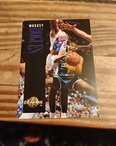1994-95 SkyBox #unknown Muggsy Bogues — front