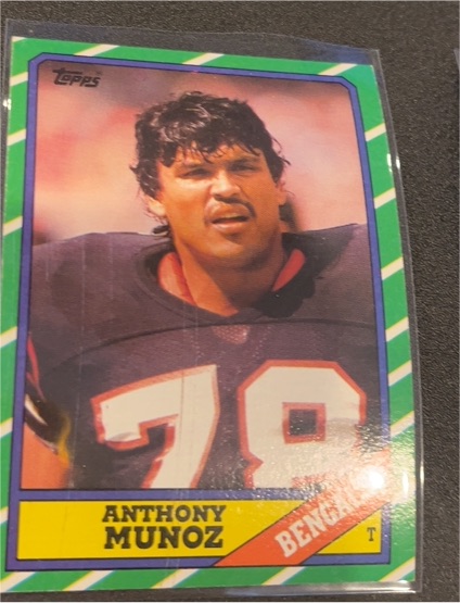 1986 Topps #261 Anthony Munoz — front