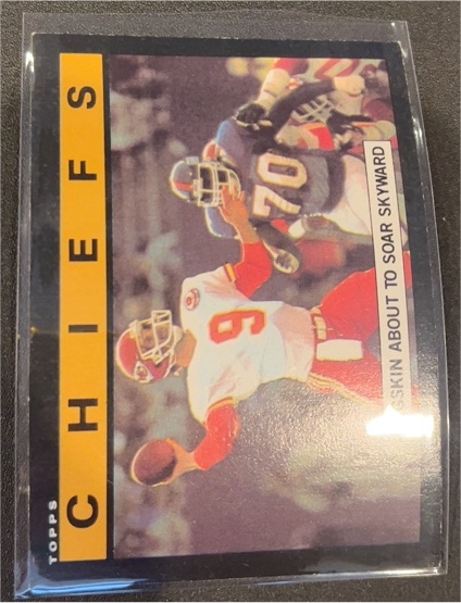 1985 Topps #269 Kansas City Chiefs Team Leaders — front