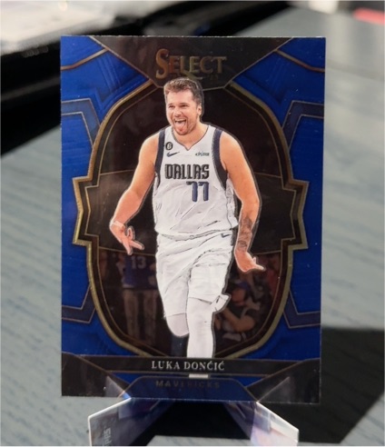 2022-23 Panini Select #51 Luka Dončić — front