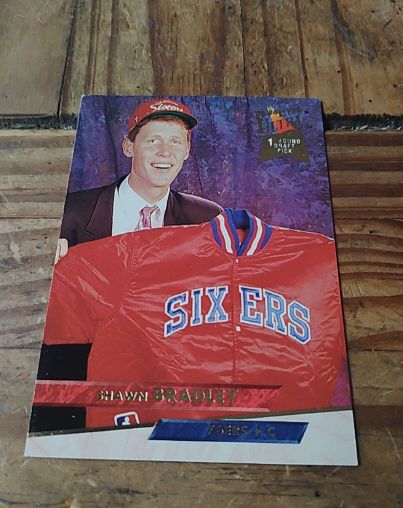 1993-94 Fleer Ultra #139 Shawn Bradley Philadelphia 76ers Rookie — front
