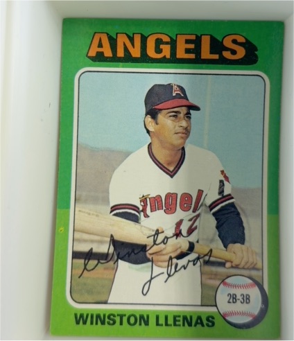1975 Topps #597 Winston Llenas — front