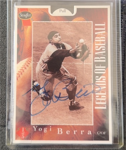 1995 Stouffer's Legends of Baseball Pop-Ups #1 Yogi Berra — front