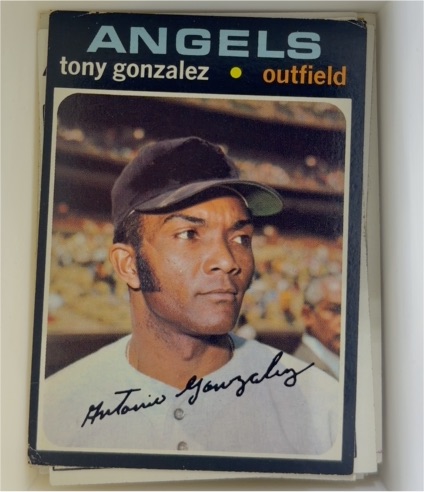 1971 Topps #256 Tony Gonzalez — front