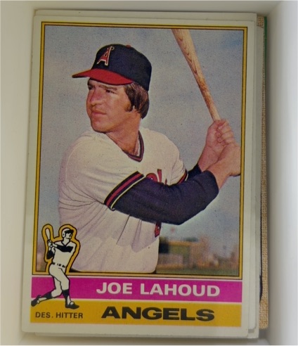 1976 Topps #612 Joe Lahoud — front