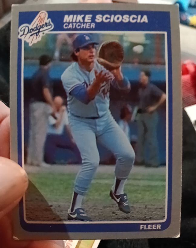 1985 Fleer #385 Mike Scioscia — front