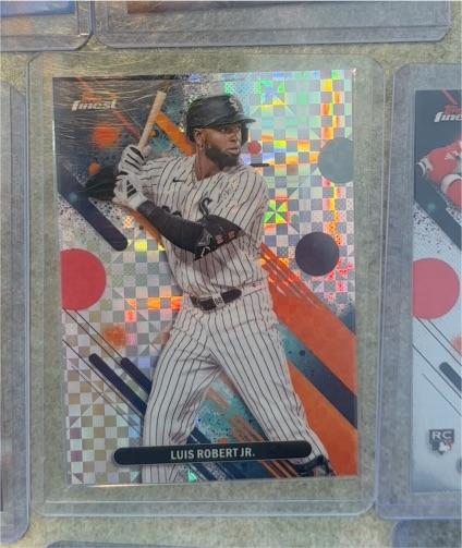 2025 Topps Finest #76 Luis Robert Jr. — front