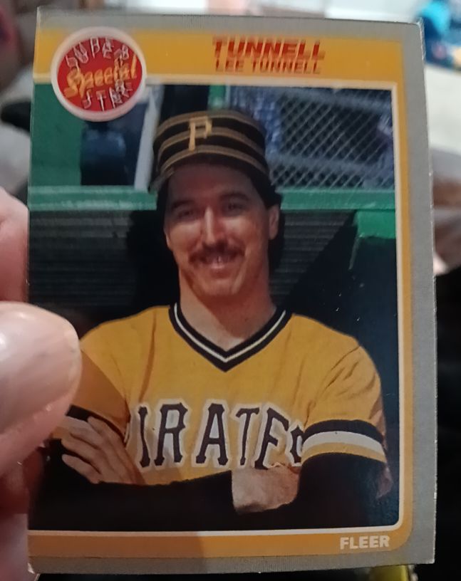 1985 Fleer #638 Lee Tunnell — front