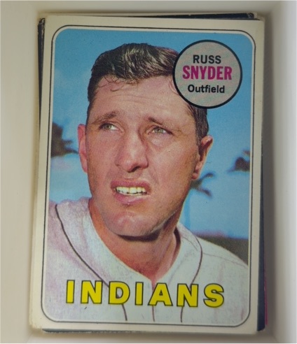 1969 Topps #201 Russ Snyder — front