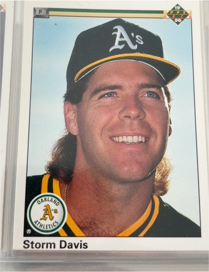 1990 Upper Deck #292 Storm Davis — front