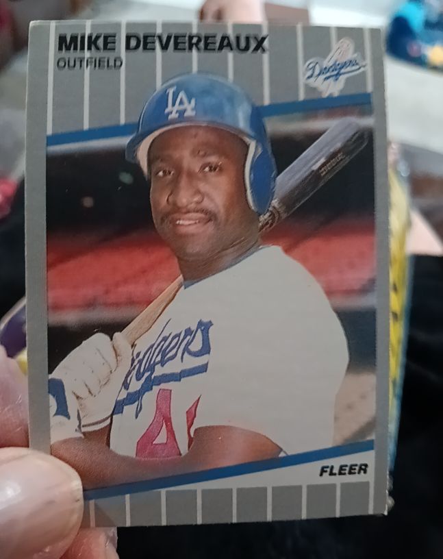 1989 Fleer #56 Mike Devereaux — front