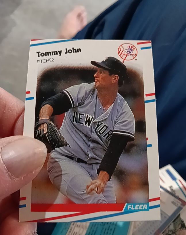 1988 Fleer #211 Tommy John — front