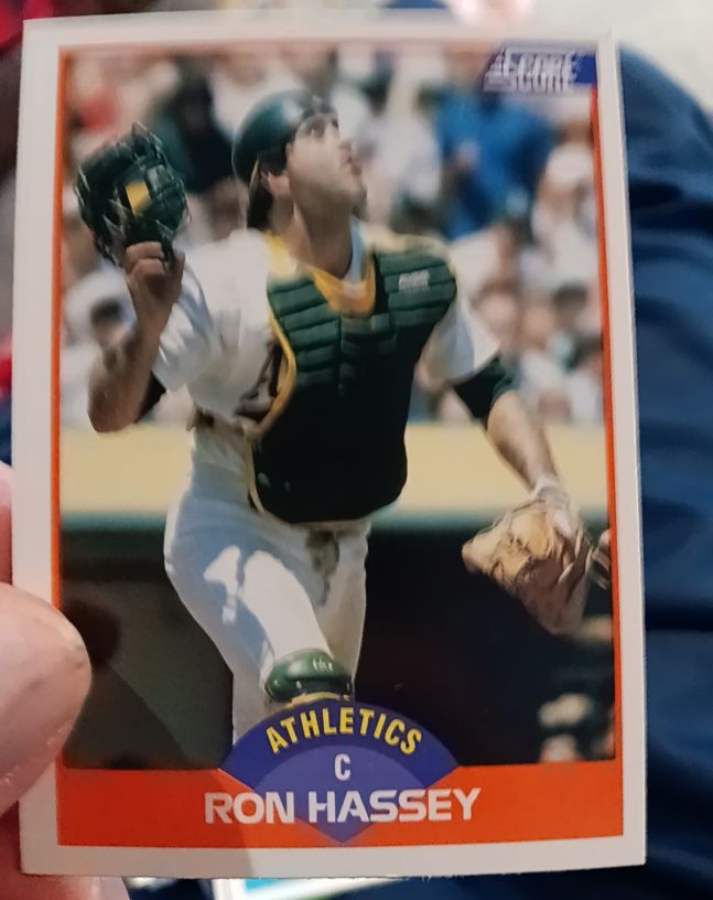 1989 Score #334 Ron Hassey Oakland Athletics — front