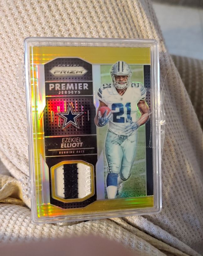 2016 Panini Prizm Premier Jerseys #PPJ-EE Ezekiel Elliott — front
