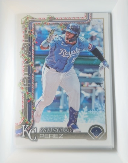 2025 Topps Holiday #H116 Salvador Perez — front