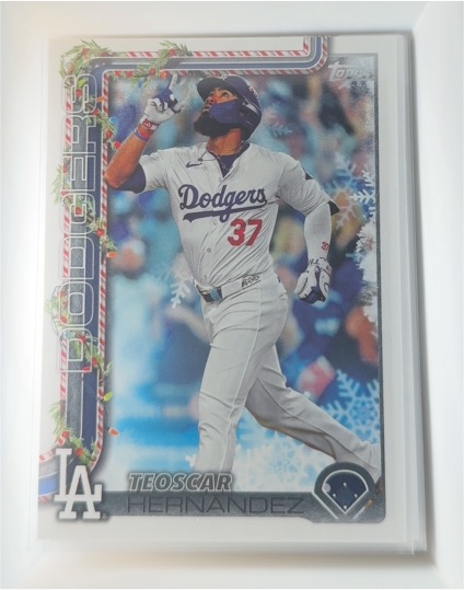 2025 Topps Holiday #H164 Teoscar Hernandez — front
