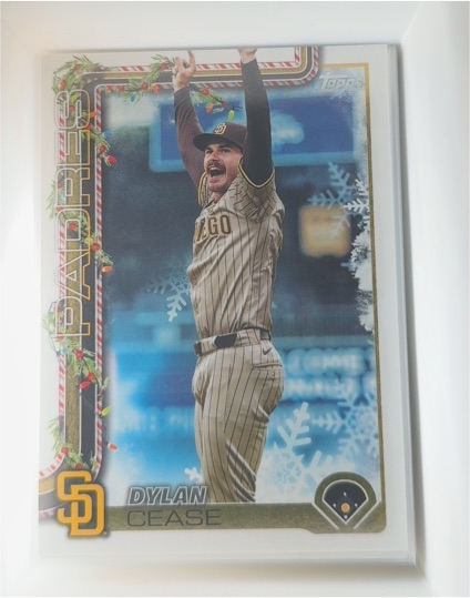 2025 Topps Holiday #H77 Dylan Cease — front