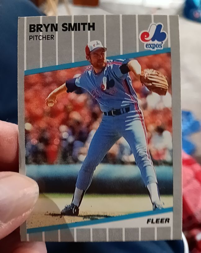 1989 Fleer #394 Bryn Smith — front